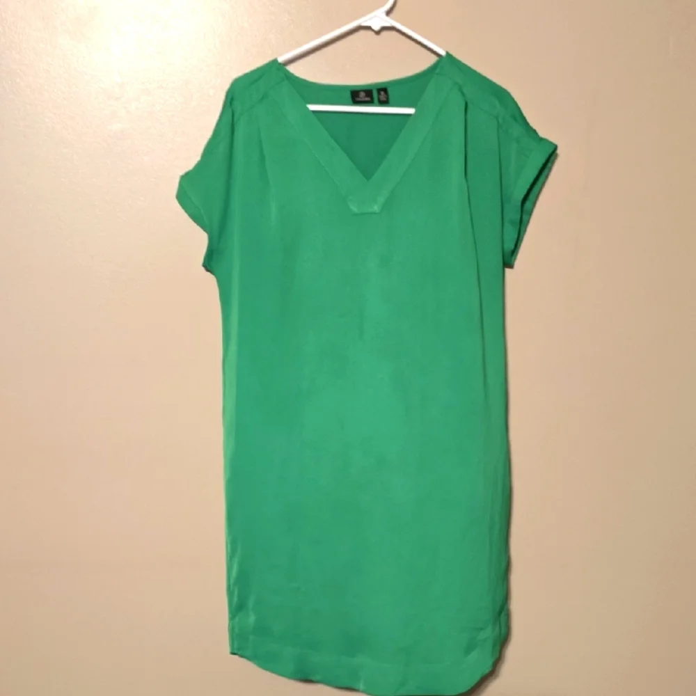 Versona emerald green